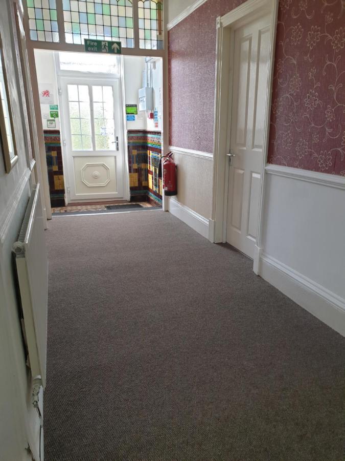 Ty Castell Guest House Caerphilly Eksteriør billede